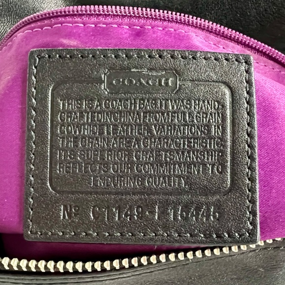 Coach leather shoulder bag with matching leather wallet - Picture 9 of 12